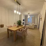 Duplex En Rez-de-chaussee Avec Cour Interieure Privee, Proche De La Mer, Wifi مير-لي-بان