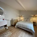 Duplex En Rez-de-chaussee Avec Cour Interieure Privee, Proche De La Mer, Wifi شقة *