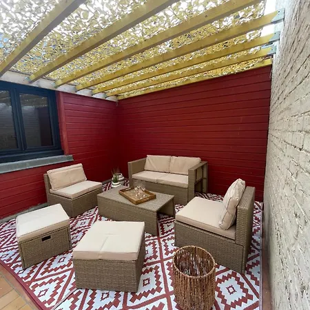 شقة Duplex En Rez-de-chaussee Avec Cour Interieure Privee, Proche De La Mer, Wifi